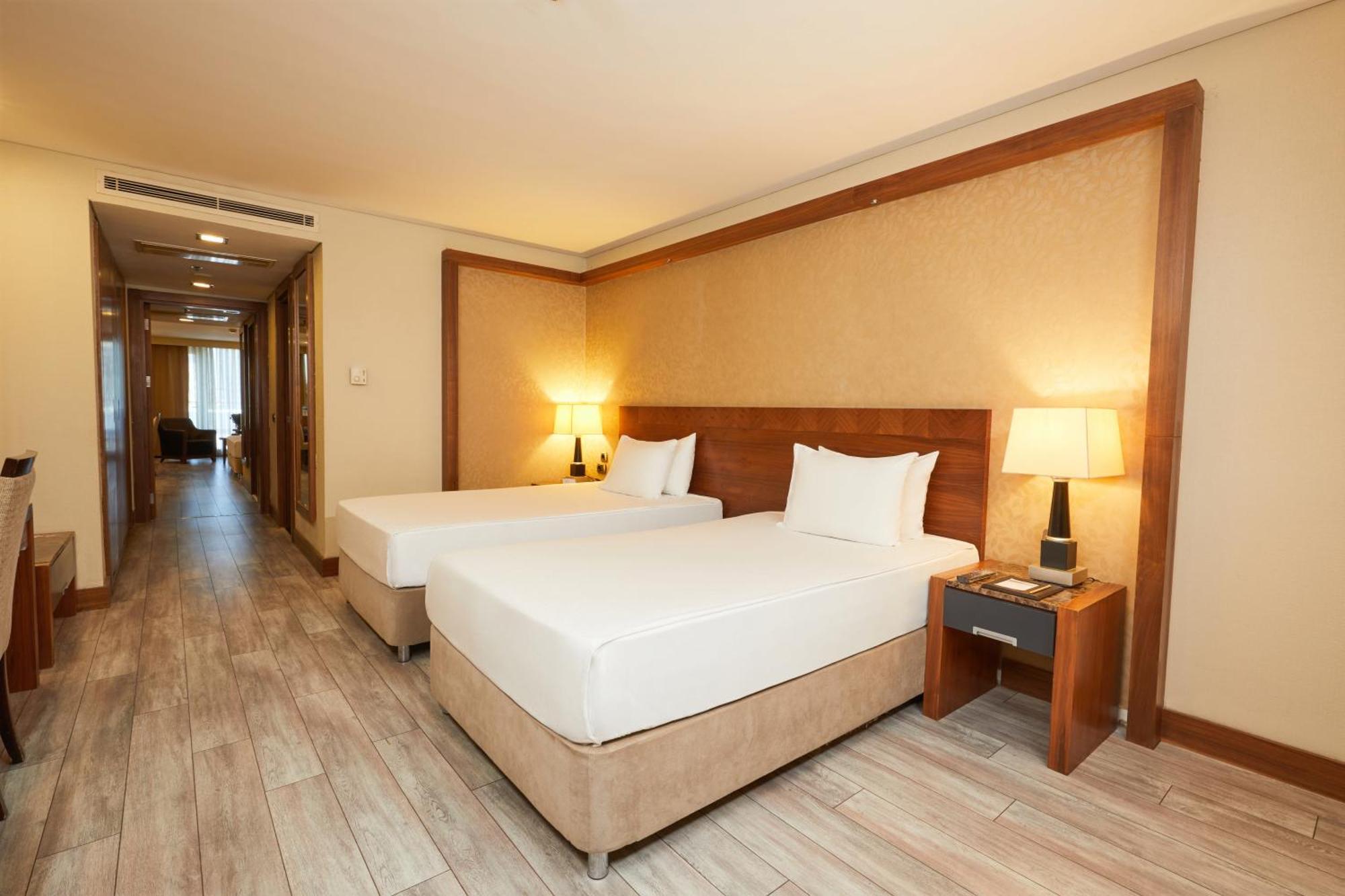 Dedeman Konya Hotel Convention Center Exterior photo